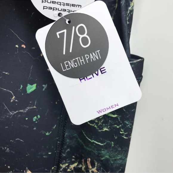 Alive Magnetics Marble Printed Active Leggings Pockets - Picture 10 of 14